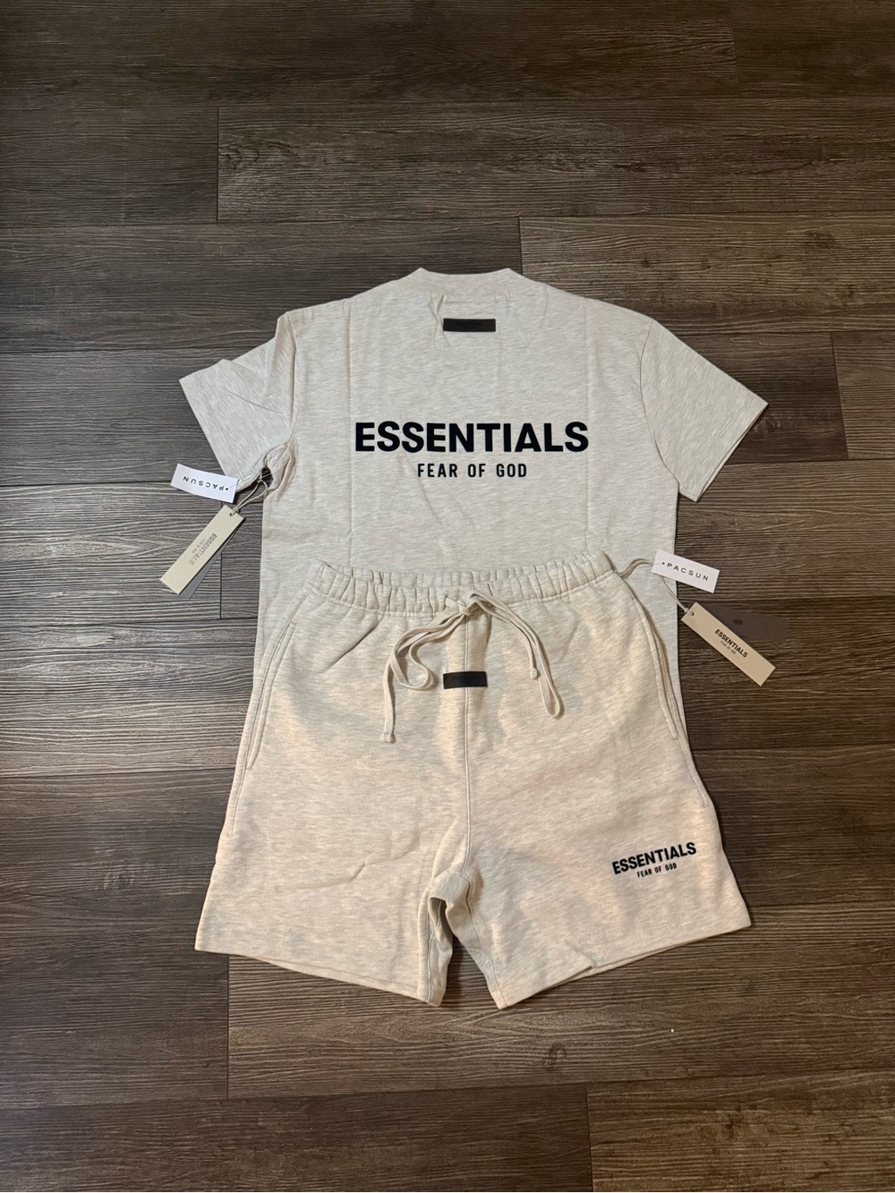 ESSENTIALS Fear of God Bundle Shorts + Tee Light Oatmeal
